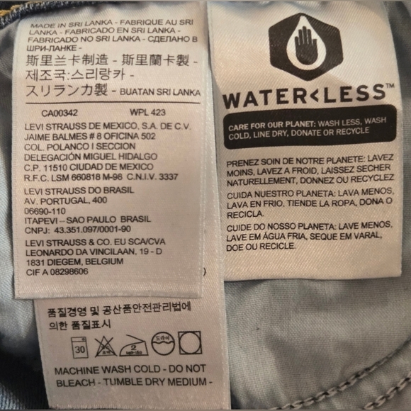 Levis Distressed 721 High Rise Blue Jeans - Picture 4 of 8